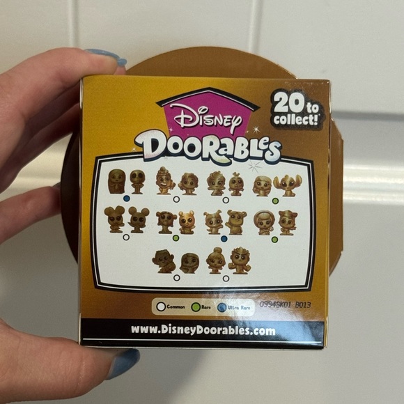 Disney Doorables Lilo & Stitch Gold Edition Figurines (Rare) - Picture 2 of 3